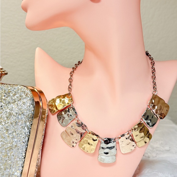 💕 Gold, Silver, and Bronze Hammered Necklace - Picture 7 of 7